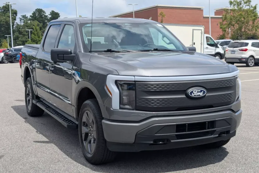 2024 Ford F-150 Lightning XLT photo 1