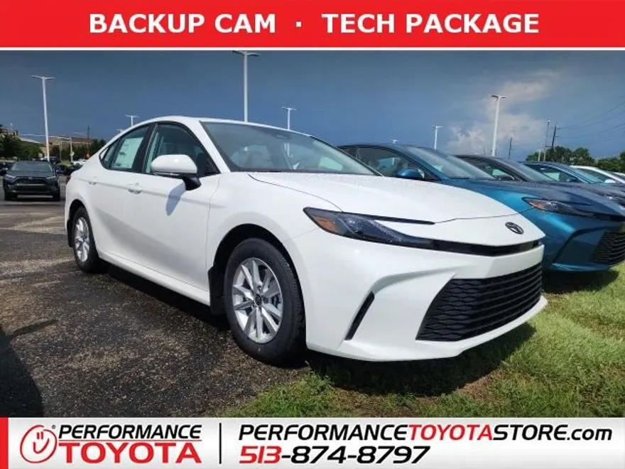 2025 Toyota Camry LE photo 1