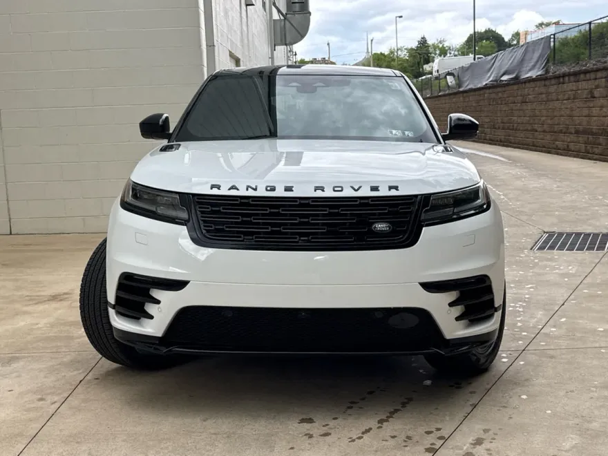 2026 Land Rover Range Rover Velar SE photo 1