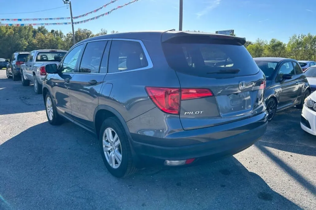 2018 Honda Pilot LX photo 1