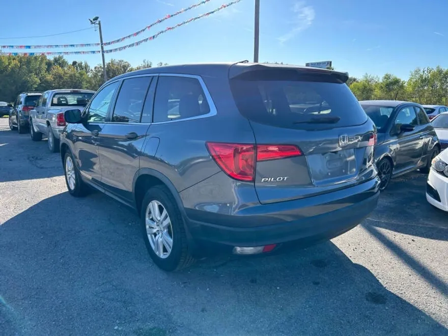 2018 Honda Pilot LX photo 1