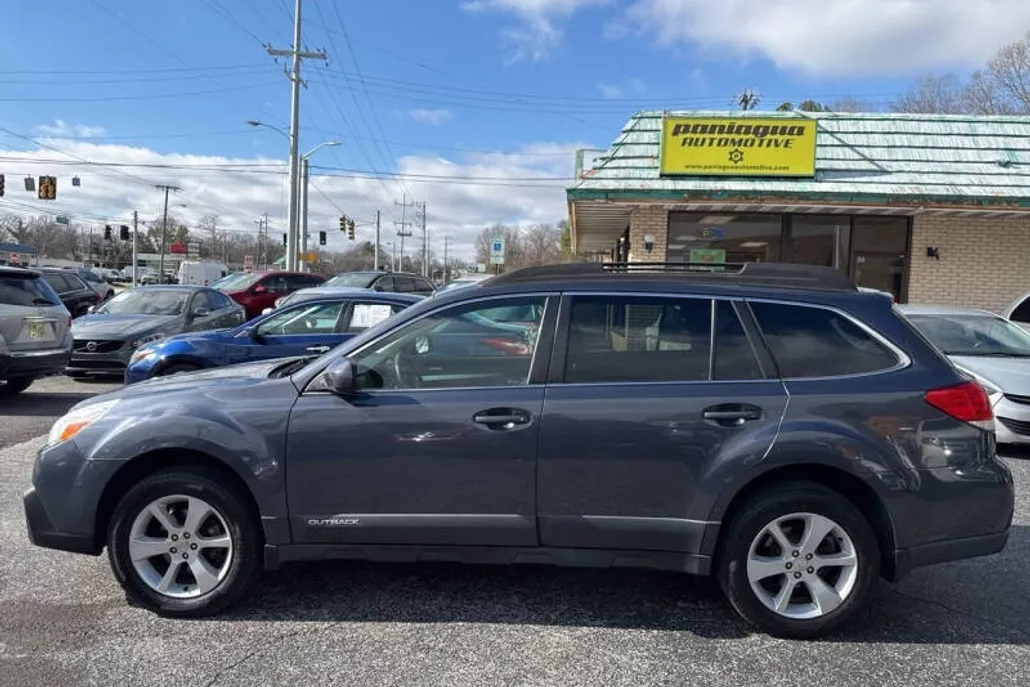 2014 Subaru Outback 2.5i Premium photo 1
