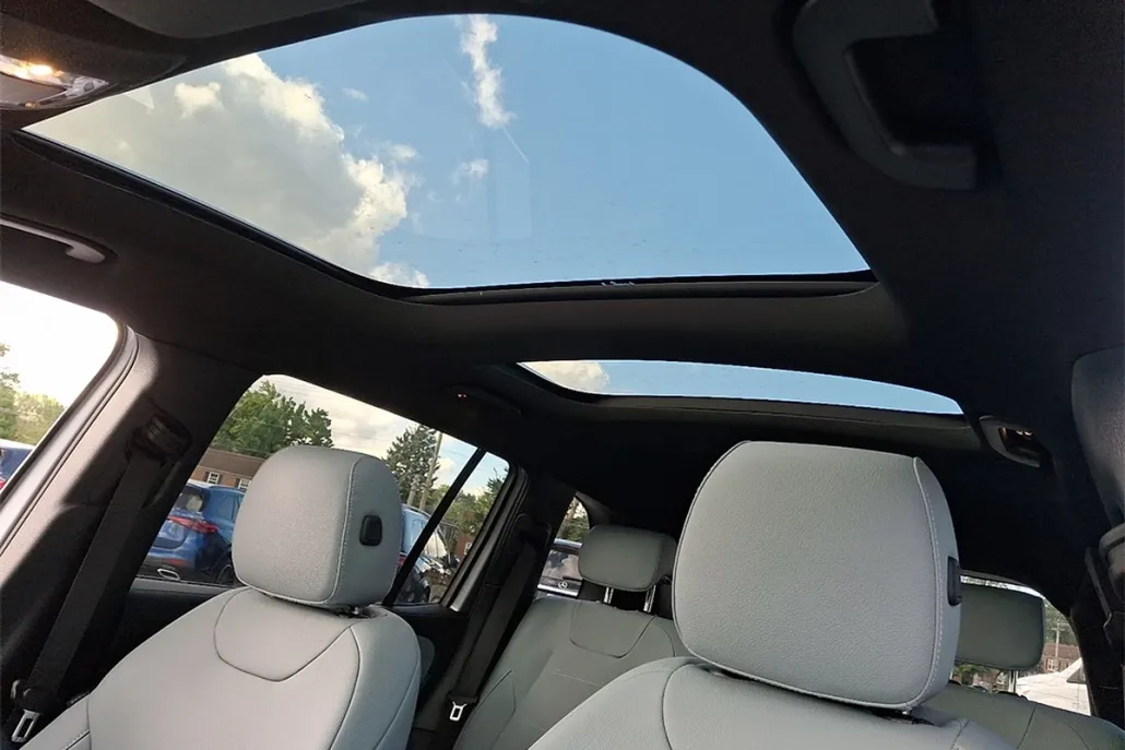 2026 Mercedes Benz GLB 250 4MATIC photo 1
