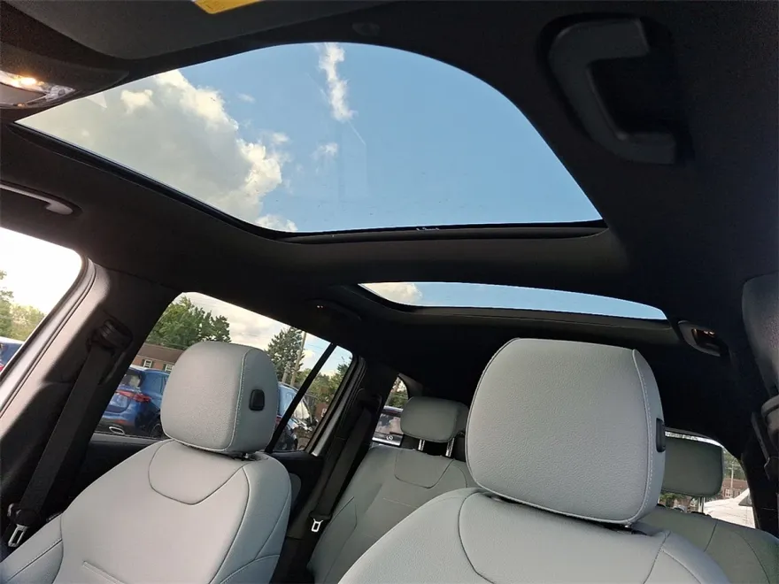 2026 Mercedes Benz GLB 250 4MATIC photo 1