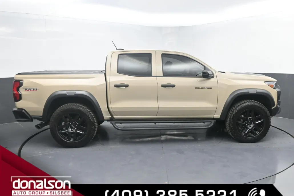 2023 Chevrolet Colorado Trail Boss photo 1