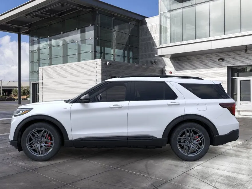 2025 Ford Explorer ST-Line photo 1