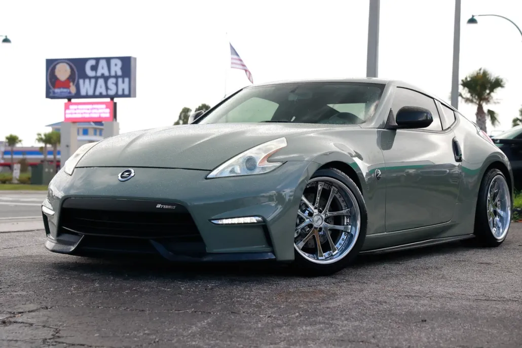 2014 Nissan 370Z Touring photo 1
