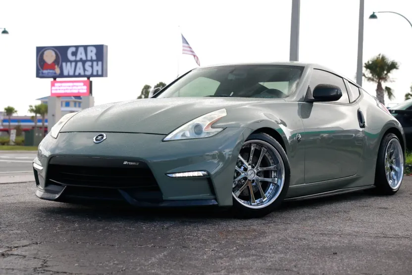 2014 Nissan 370Z Touring photo 1