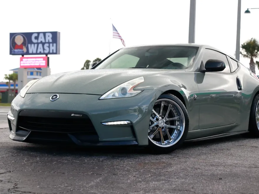 2014 Nissan 370Z Touring photo 1