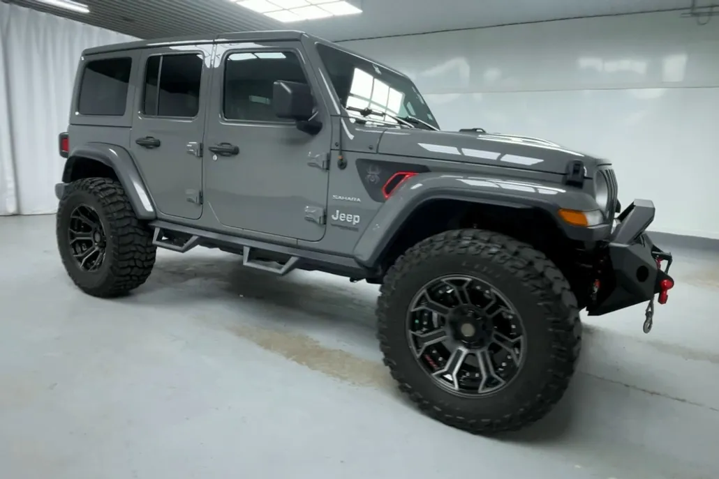 2022 Jeep Wrangler Unlimited Sahara photo 1