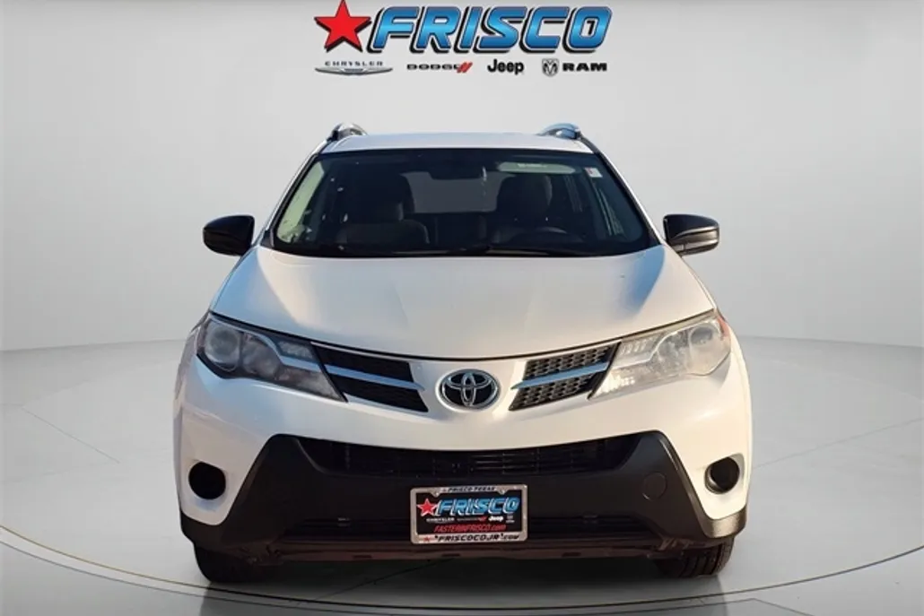 2014 Toyota RAV4 LE photo 1