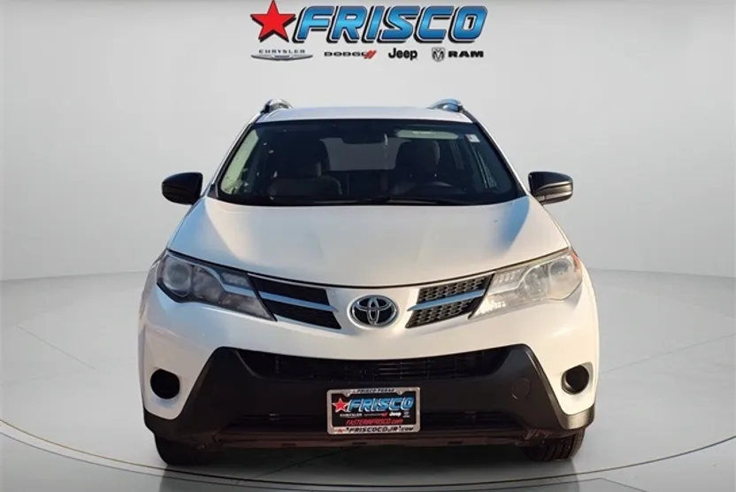 2014 Toyota RAV4 LE photo 1