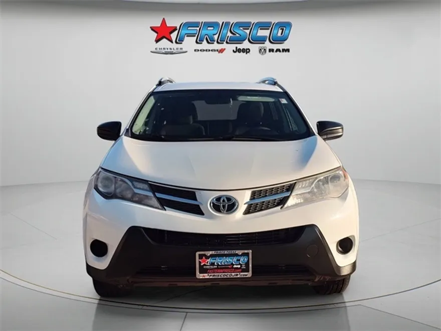 2014 Toyota RAV4 LE photo 1