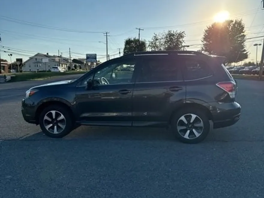 2017 Subaru Forester 2.5i Limited photo 1