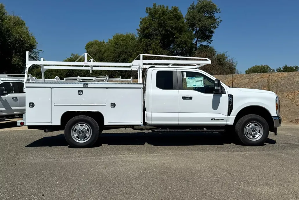 2025 Ford F-350 XL photo 1