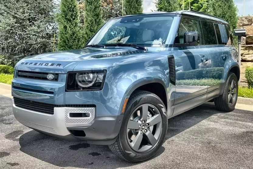 2025 Land Rover Defender 110 S photo 1