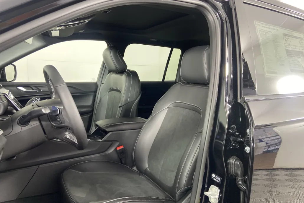 2025 Jeep Grand Cherokee Altitude X photo 1