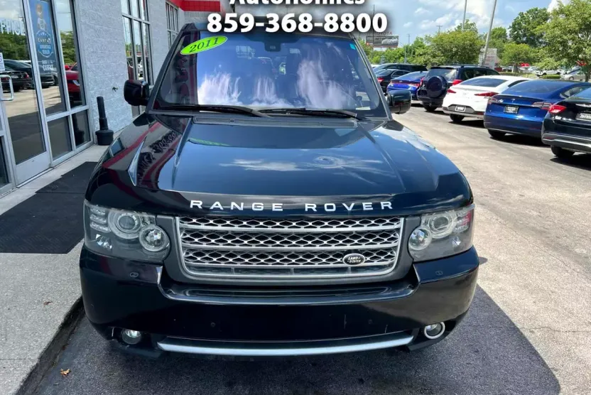 2011 Land Rover Range Rover HSE photo 1