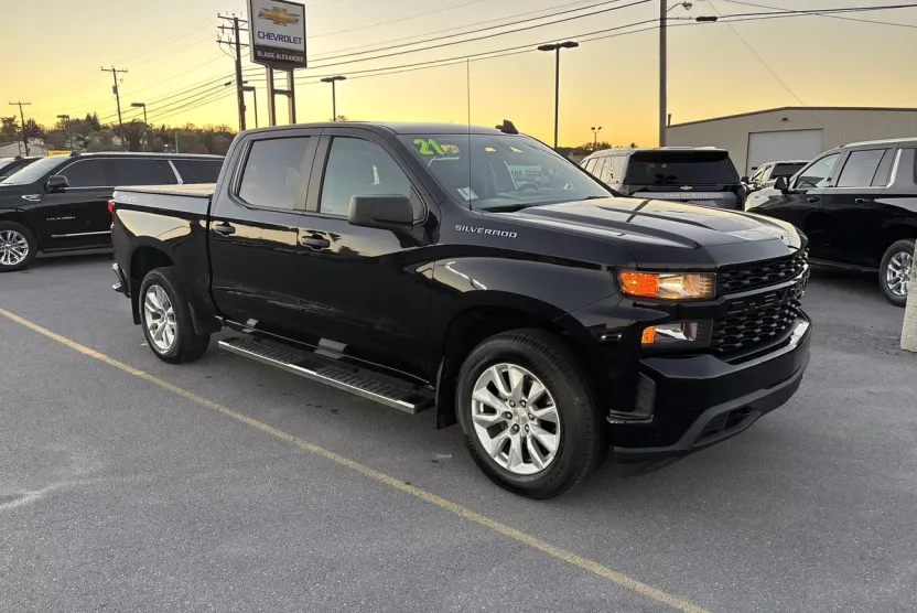 2021 Chevrolet Silverado 1500 Custom photo 1