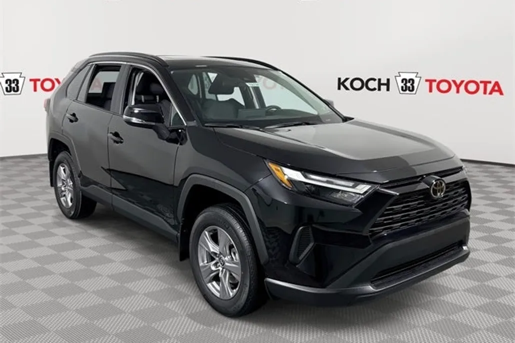 2025 Toyota RAV4 XLE photo 1