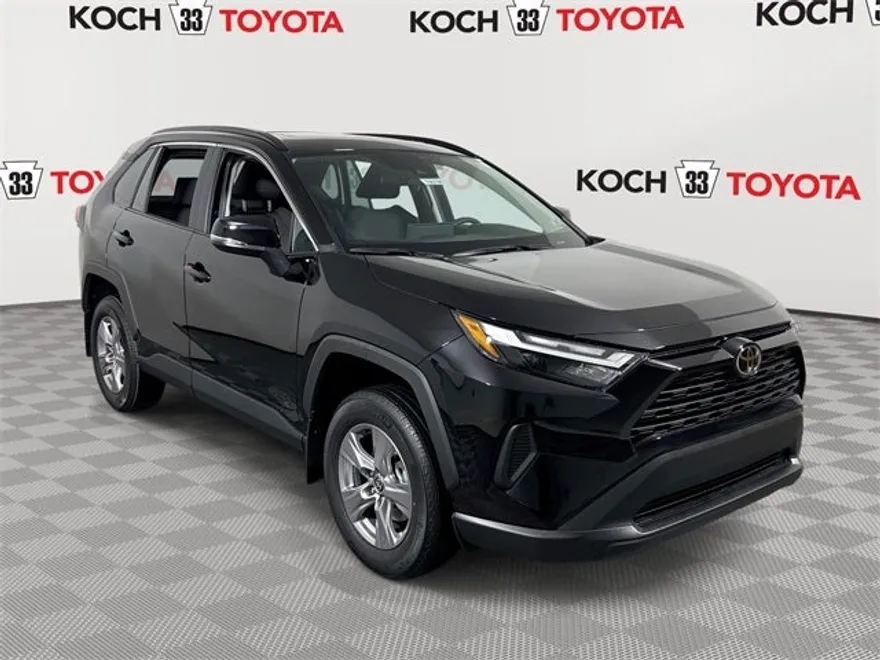2025 Toyota RAV4 XLE photo 1