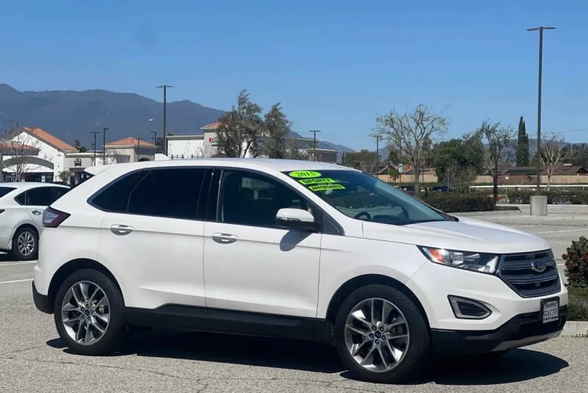2015 Ford Edge Titanium photo 1