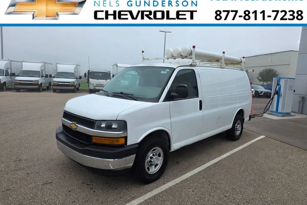 2017 Chevrolet Express Cargo 3500 Base Van photo 1