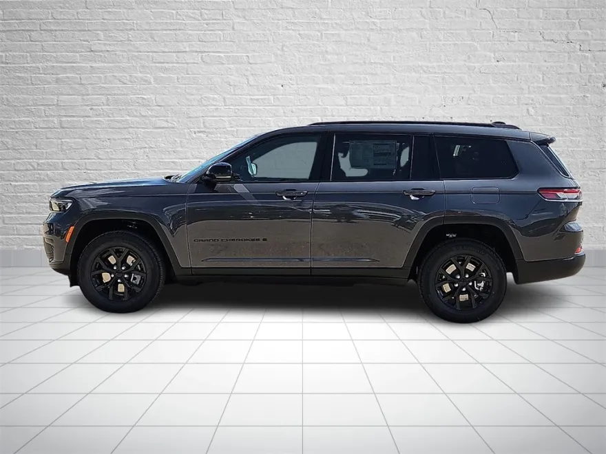 2025 Jeep Grand Cherokee Altitude photo 1
