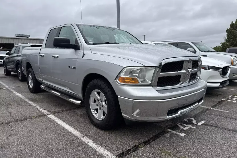 2009 Dodge Ram SLT photo 1