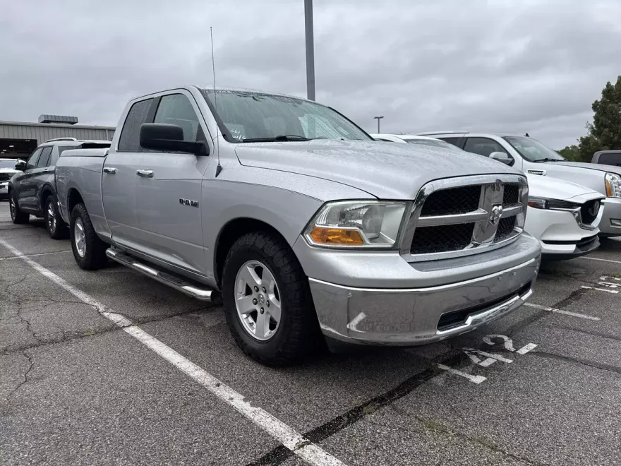 2009 Dodge Ram SLT photo 1