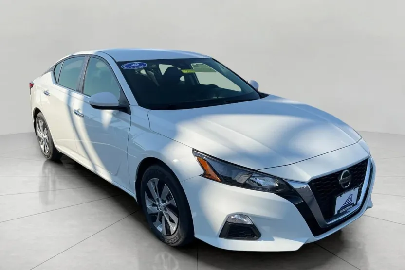 2022 Nissan Altima S photo 1