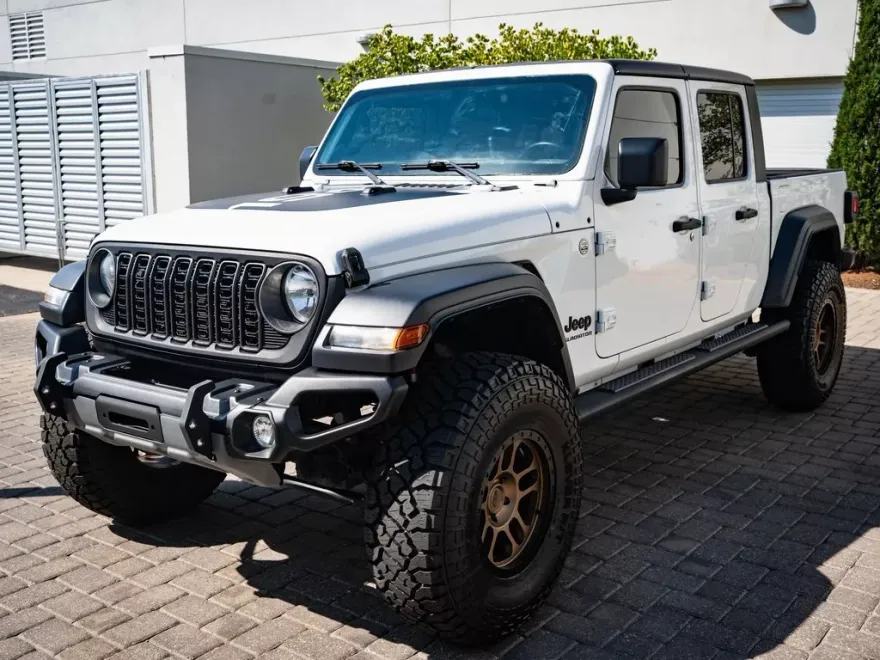2020 Jeep Gladiator Sport S photo 1