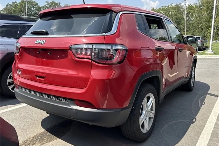 2023 Jeep Compass Sport photo 1