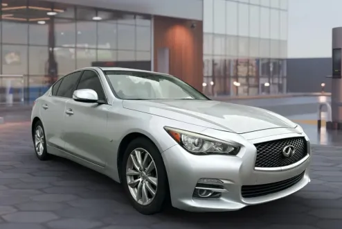 2015 Infiniti Q50 photo 2