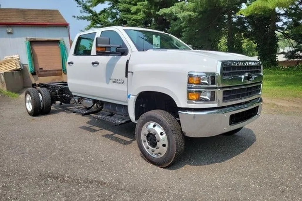 2024 Chevrolet Silverado 6500HD Work Truck photo 1
