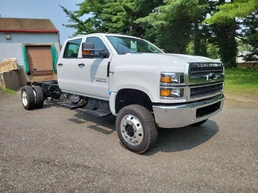 2024 Chevrolet Silverado 6500HD Work Truck photo 1
