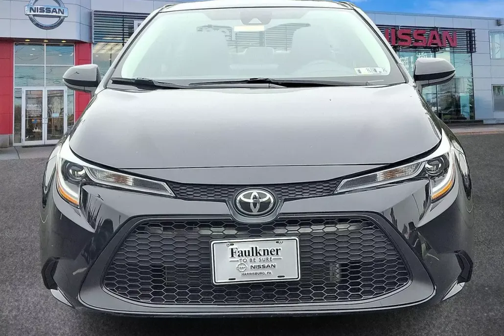 2022 Toyota Corolla LE photo 1