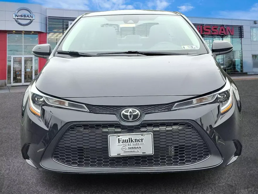 2022 Toyota Corolla LE photo 1