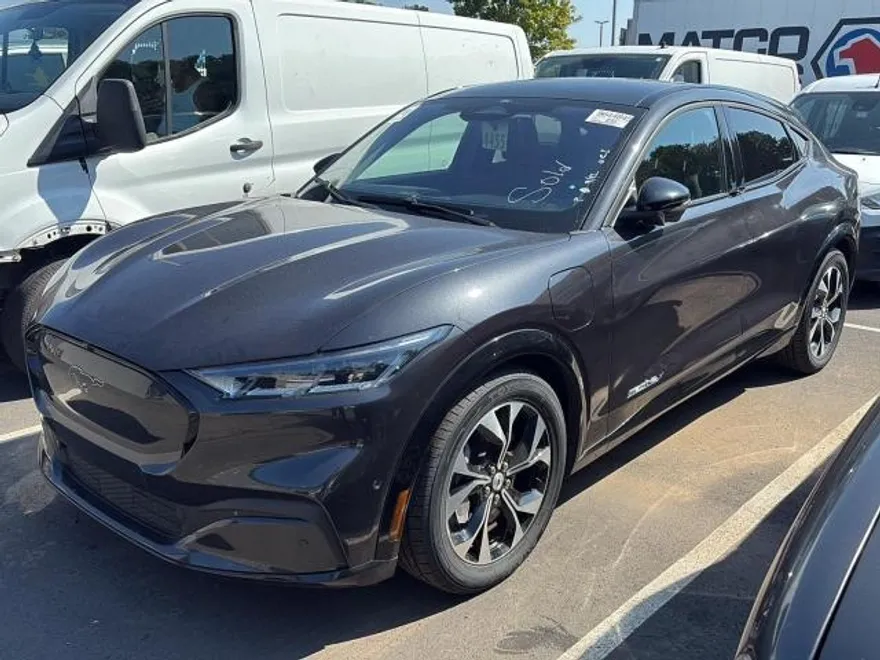 2022 Ford Mustang Mach-E Premium photo 1