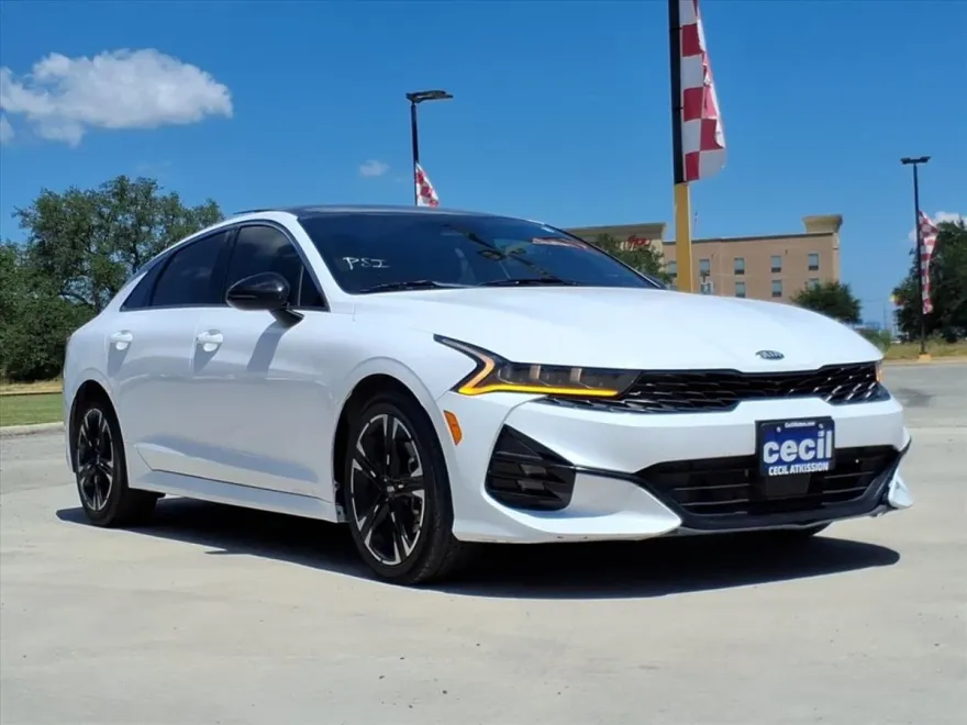 2021 Kia K5 GT-Line photo 1