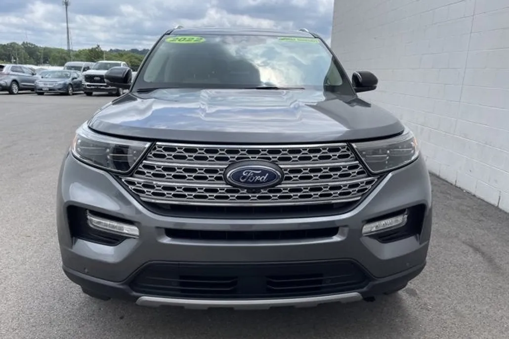 2022 Ford Explorer Limited photo 1