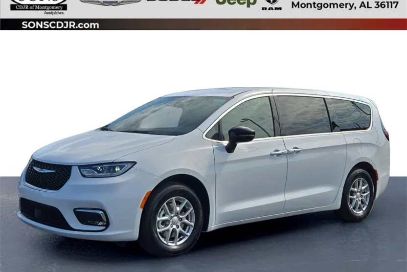 2026 Chrysler Pacifica photo 1