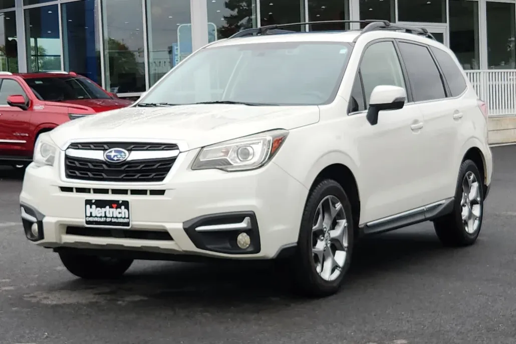 2017 Subaru Forester Touring photo 1