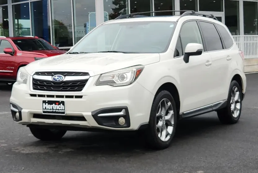 2017 Subaru Forester Touring photo 1