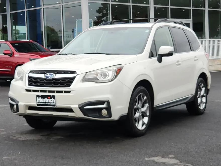 2017 Subaru Forester Touring photo 1