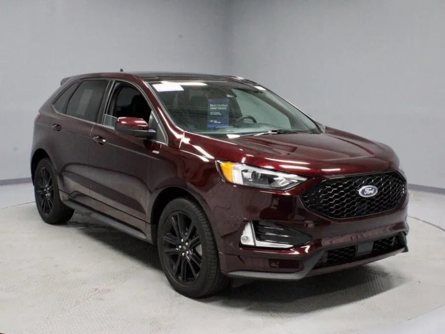2023 Ford Edge SEL photo 1