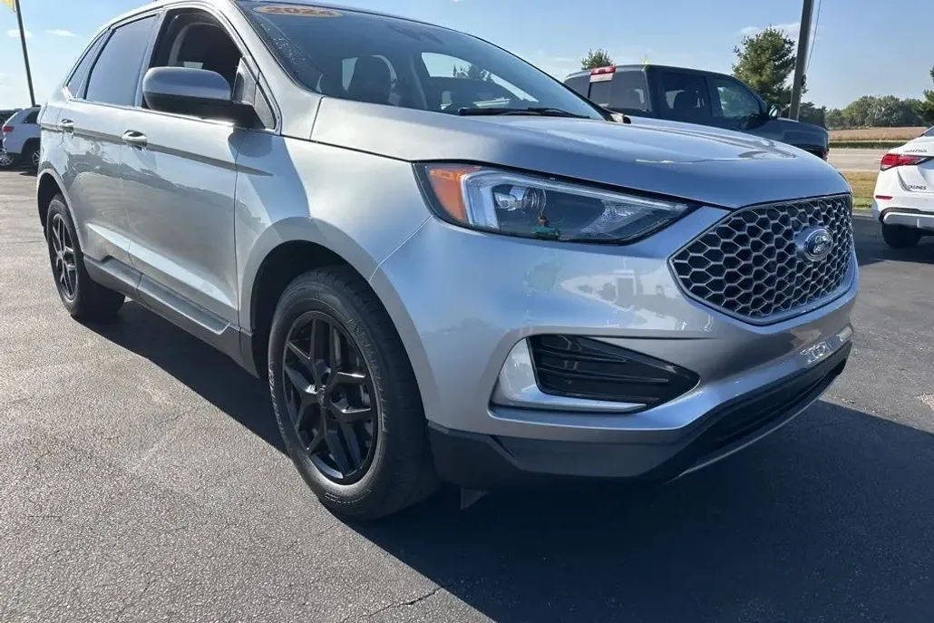 2024 Ford Edge SEL photo 1