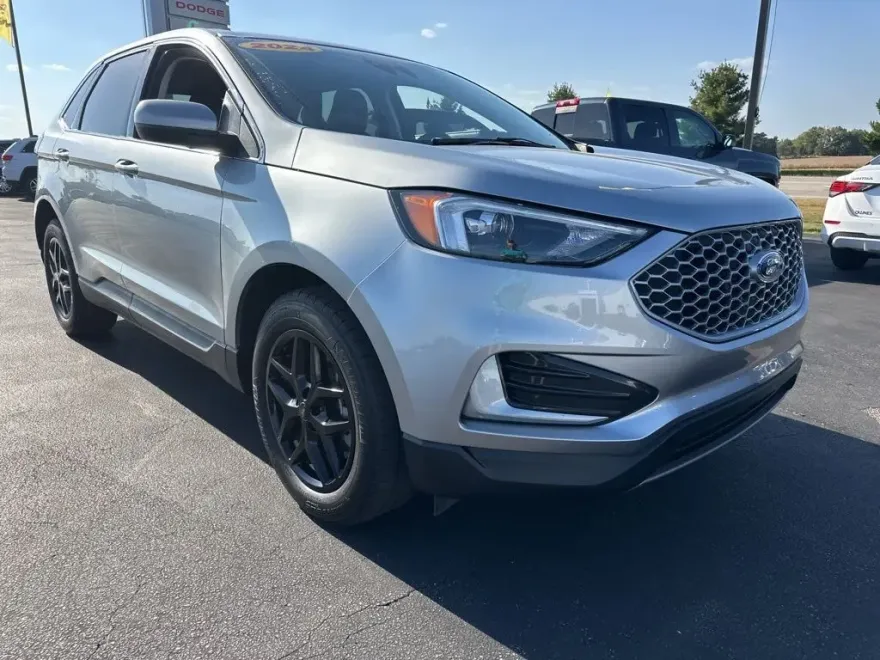 2024 Ford Edge SEL photo 1