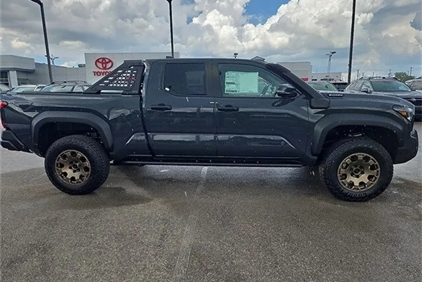 2025 Toyota Tacoma Trailhunter photo 1
