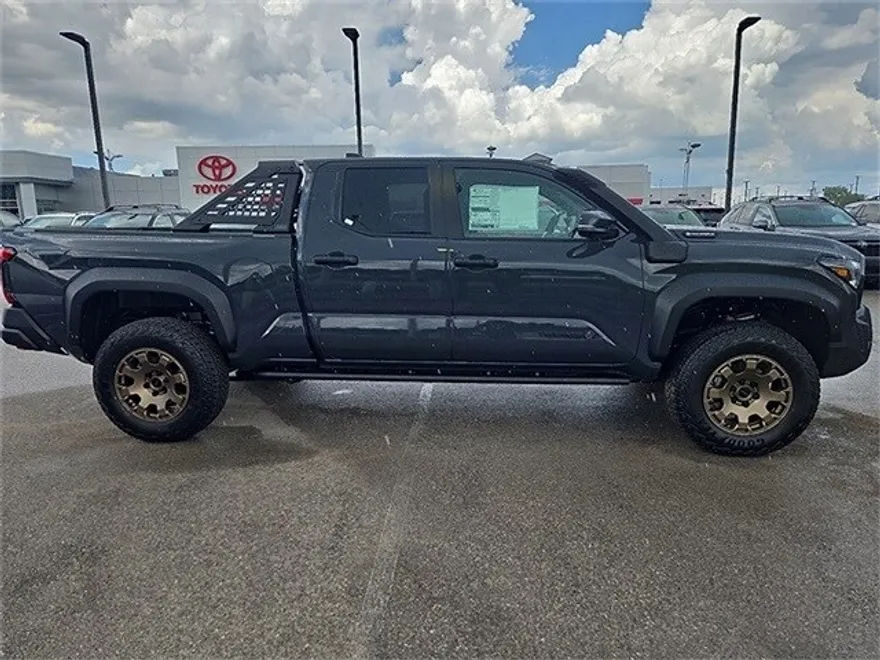 2025 Toyota Tacoma Trailhunter photo 1